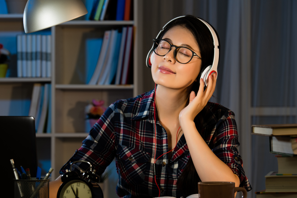 Best Music Genres to Listen to While Studying